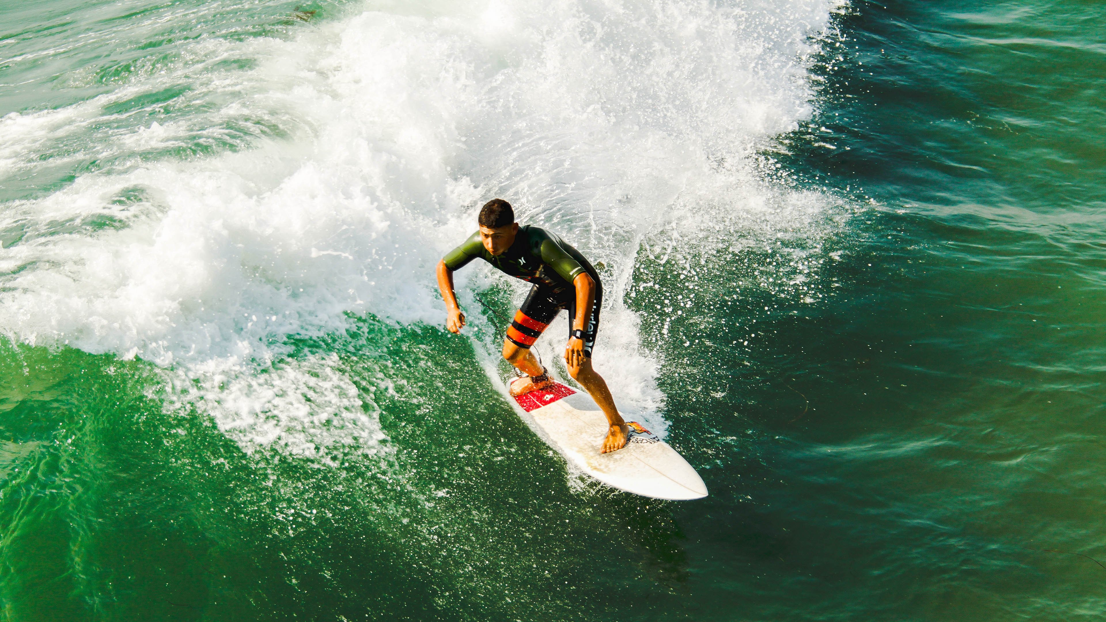 中国男篮海外集训开启，争夺国际赛场佳绩，中国男篮晒集训合影